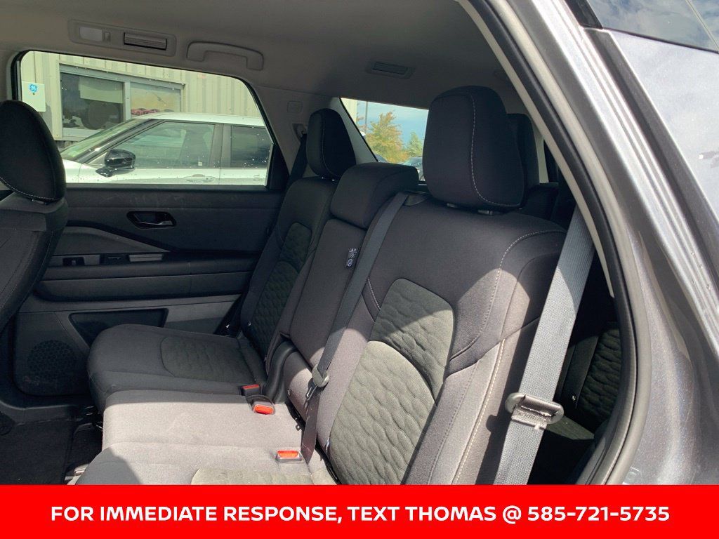Certified 2025 Nissan Pathfinder SV AWD/4WD image 11