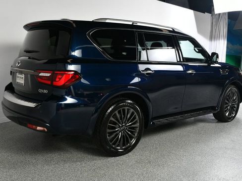 Used 2024 INFINITI QX80 Sensory AWD/4WD image 9