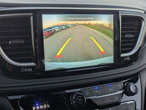 New 2026 Chrysler Pacifica Select image 15