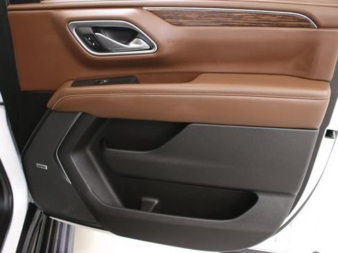 Used 2021 Chevrolet Tahoe High Country w/ Premium Package AWD/4WD image 31