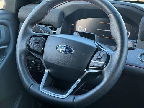 Used 2025 Ford Explorer ST-Line image 10