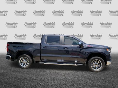 Used 2024 Chevrolet Silverado 1500 LT w/ Z71 Off-Road Package AWD/4WD image 11