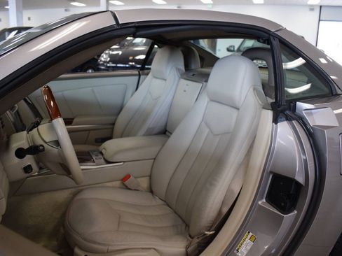 Used 2005 Cadillac XLR RWD image 95