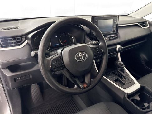 Used 2021 Toyota RAV4 XLE FWD image 4