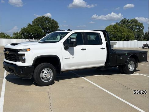 Used 2025 Chevrolet Silverado 3500 W/T RWD image 1