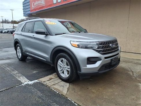 Used 2023 Ford Explorer XLT w/ Class IV Trailer Tow Package image 2