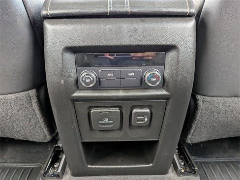 Certified 2023 Chevrolet Traverse LT w/ LT Premium Package image 23