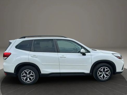 Used 2020 Subaru Forester Premium AWD/4WD image 6