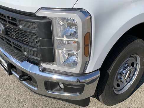 New 2026 Ford F250 XL w/ XL Chrome Package image 11