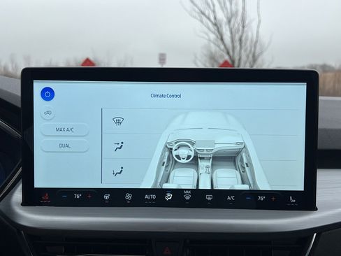 Used 2025 Ford Escape Platinum image 24