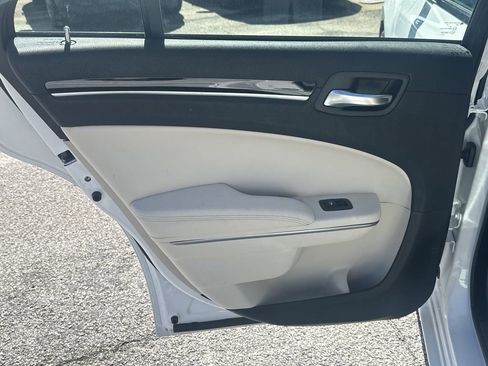 Used 2023 Chrysler 300 Touring w/ Sport Appearance Package image 18