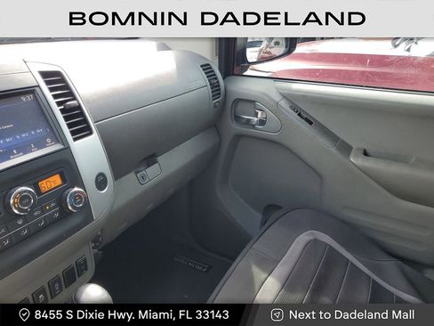 Used 2021 Nissan Frontier SV w/ Midnight Edition Floor Mats image 21