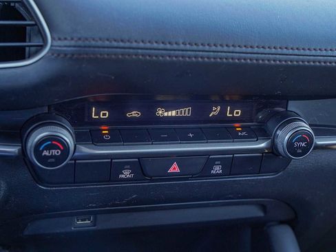 Used 2021 MAZDA MAZDA3 s image 19