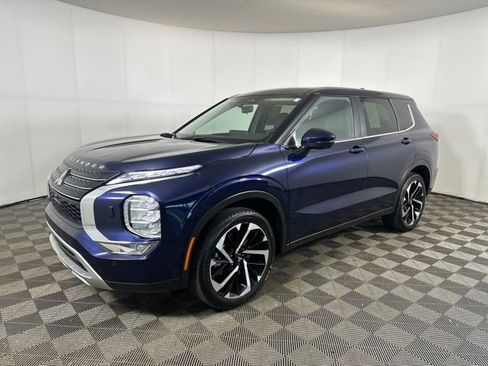 Used 2024 Mitsubishi Outlander SE Black Edition image 7