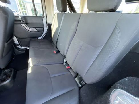 Used 2017 Jeep Wrangler Unlimited Sport w/ Quick Order Package 24S AWD/4WD image 17