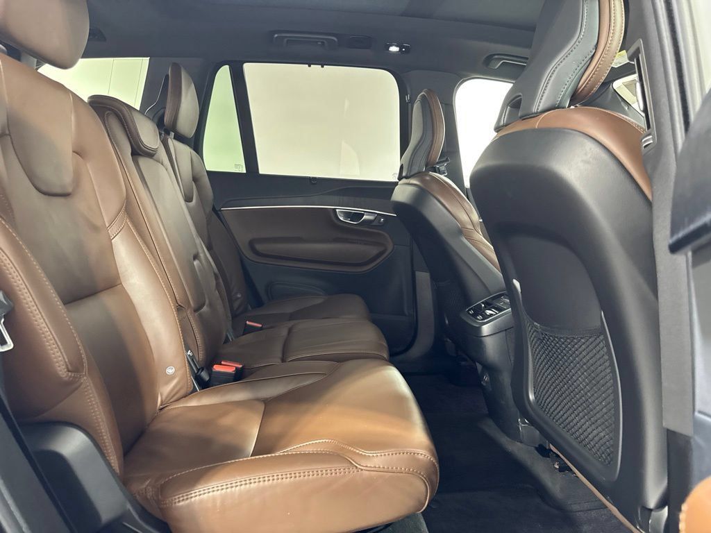 Certified 2024 Volvo XC90 B6 Ultimate w/ Protection Package Premier AWD/4WD image 25