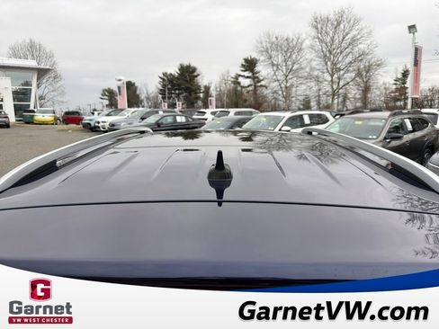 Used 2023 Volkswagen Tiguan SE w/ Panoramic Sunroof Package image 36