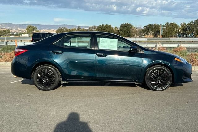 Used 2017 Toyota Corolla LE w/ Carpet Mat Package (TMS) FWD image 3