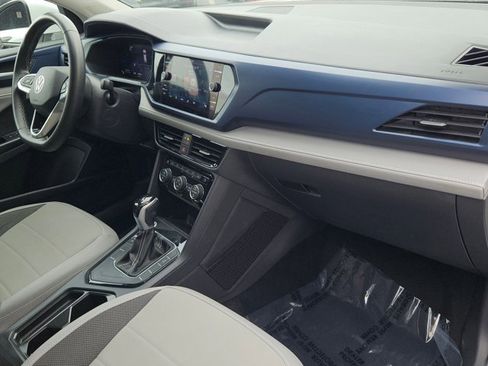 Used 2024 Volkswagen Taos SE image 32