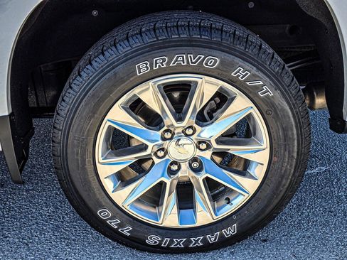 Used 2020 Chevrolet Silverado 1500 LTZ w/ LTZ Premium Package image 11