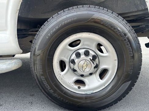 Used 2020 Chevrolet Express 2500 w/ Driver Convenience Package image 10