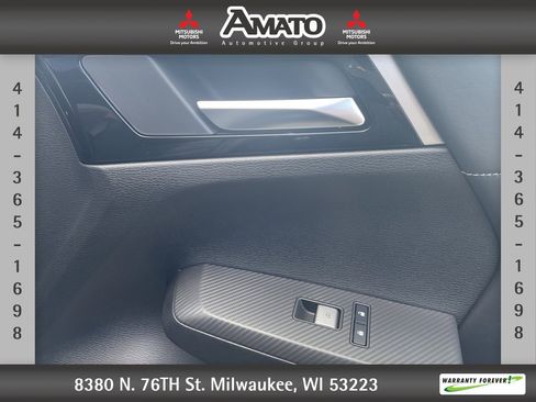 New 2025 Mitsubishi Outlander SE image 11