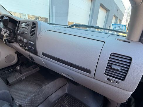 Used 2011 GMC Sierra 1500 W/T image 21