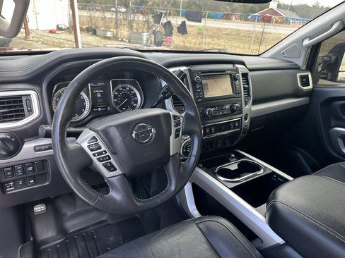 Used 2017 Nissan Titan PRO-4X w/ Pro-4x Convenience Package image 13