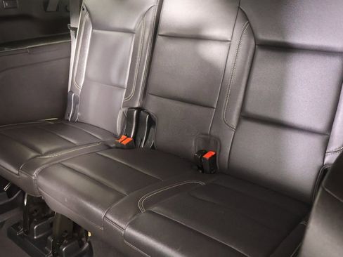 Used 2023 Chevrolet Suburban Premier image 13