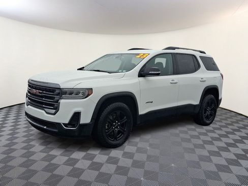 Used 2023 GMC Acadia AT4 image 3