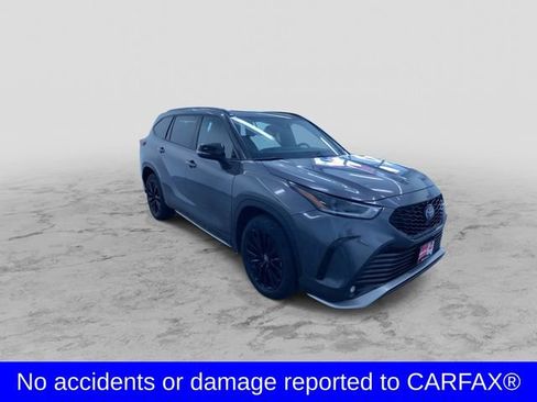 Used 2025 Toyota Highlander XSE image 3