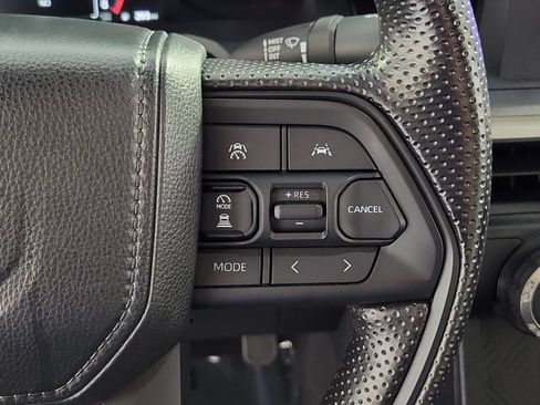Used 2025 Toyota Tacoma SR5 AWD/4WD image 25