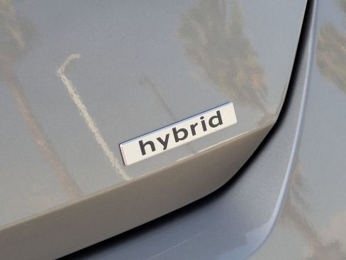 New 2025 Hyundai Elantra Limited image 22