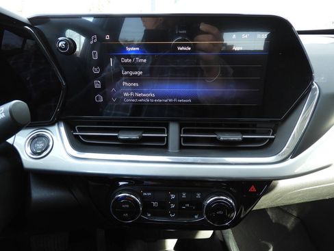 Used 2025 Chevrolet Trax LT w/ Driver Confidence Package FWD image 39