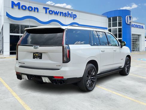 Used 2024 Cadillac Escalade ESV V w/ LPO, ONYX Package AWD/4WD image 6