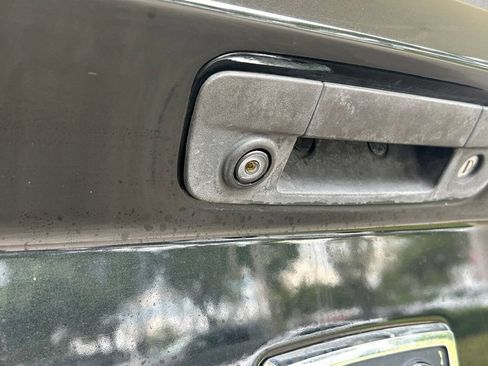 Used 2017 RAM 1500 Laramie AWD/4WD image 15