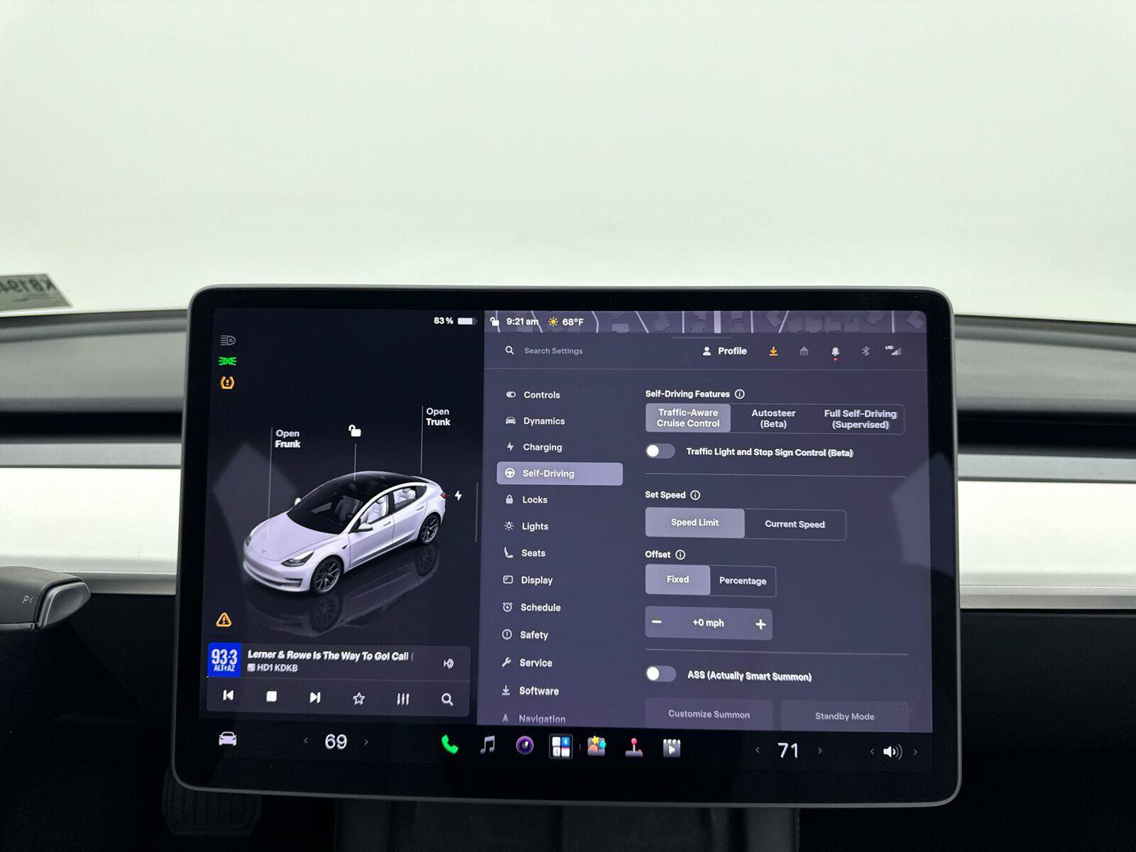Used 2023 Tesla Model 3 Standard Range RWD image 9