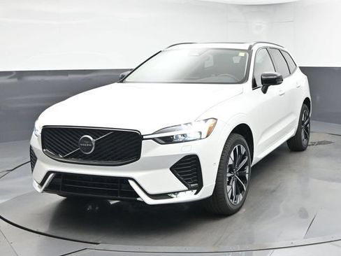 New 2027 Volvo XC60 B5 Plus AWD/4WD image 3