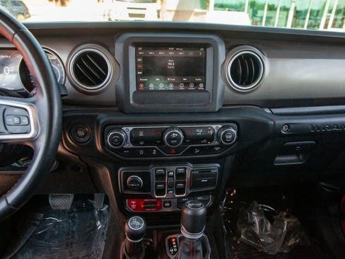 Used 2019 Jeep Wrangler Unlimited Rubicon w/ LED Lighting Group image 15