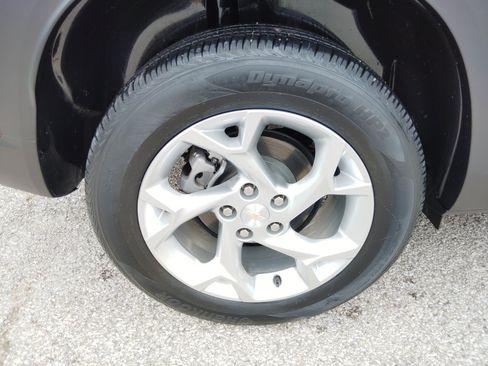 Used 2024 Chevrolet Trax LS w/ LS Convenience Package FWD image 10