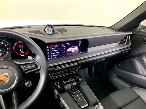 Certified 2024 Porsche 911 Targa 4 AWD/4WD image 13