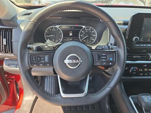 Used 2022 Nissan Pathfinder SV FWD image 36