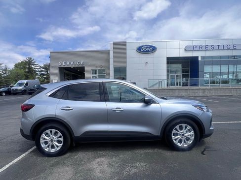 Used 2023 Ford Escape Active w/ Tech Pack #2 FWD image 7
