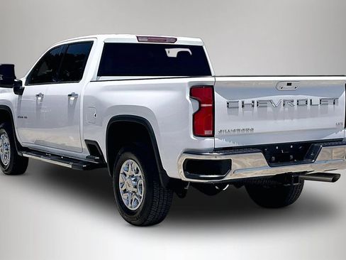Used 2026 Chevrolet Silverado 2500 LTZ AWD/4WD image 4