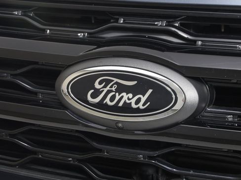 Used 2024 Ford Expedition Limited image 18