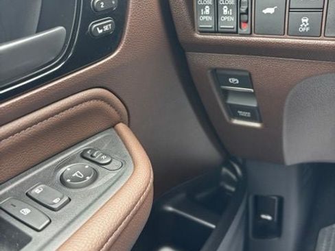 Used 2025 Honda Odyssey Touring image 15