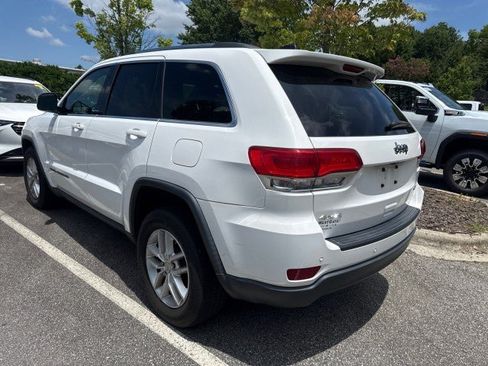 Used 2017 Jeep Grand Cherokee Laredo w/ Quick Order Package 23E AWD/4WD image 3