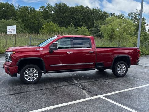 Used 2024 Chevrolet Silverado 3500 High Country w/ Technology Package AWD/4WD image 7