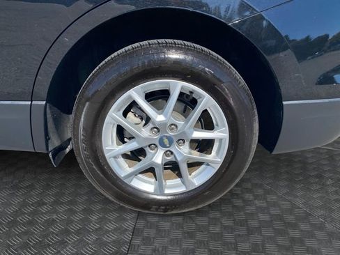 Used 2023 Chevrolet Equinox LT image 32