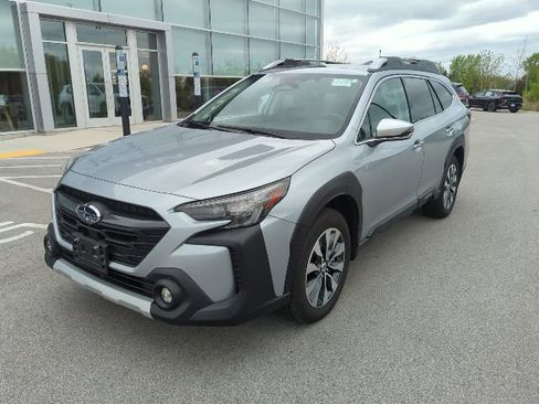 Used 2023 Subaru Outback Touring AWD/4WD image 1
